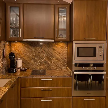 Gem 2bd Flat With Sunny Balcony By Flat Mаnager 瓦爾納