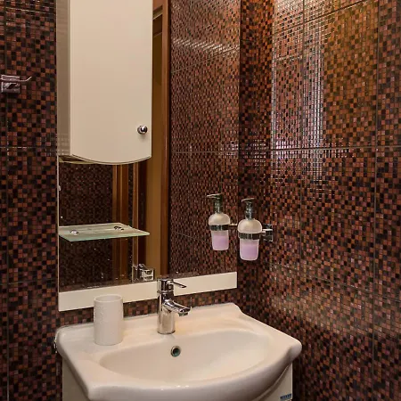 Gem 2bd Flat With Sunny Balcony By Flat Mаnager * וארנה