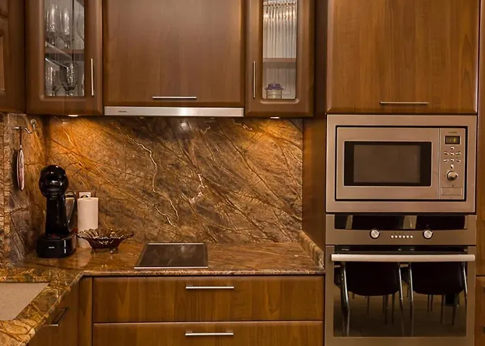 Gem 2bd Flat With Sunny Balcony By Flat Mаnager 바르나